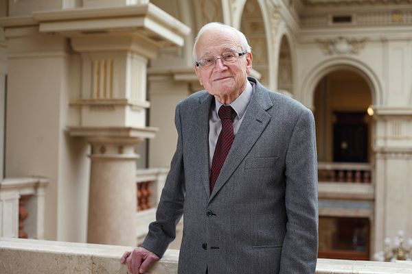 Rudolf Zahradn�k - Akademie v�d �esk� republiky / �esk� akad